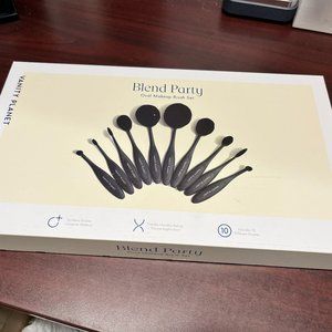 Vanity Planet Blend Party - Oval Makeup Brush Set